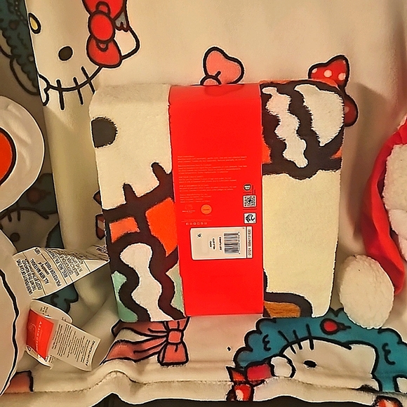 Hello Kitty, Christmas throw blanket - Picture 2 of 2
